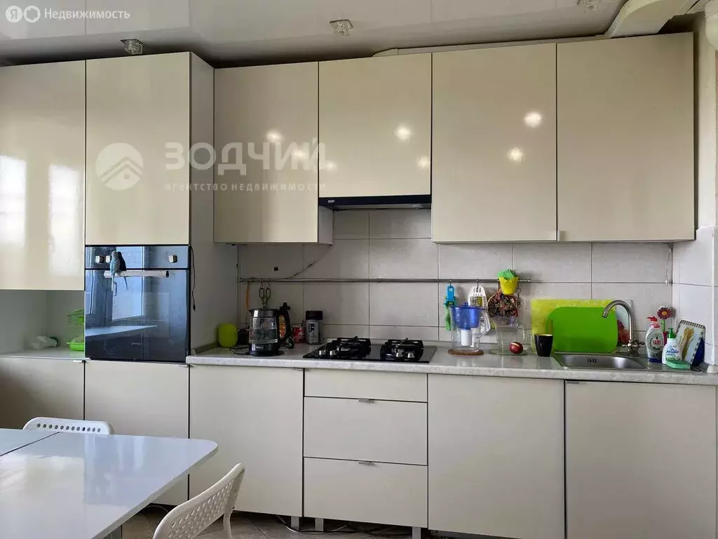 2-комнатная квартира: Чебоксары, улица Филиппа Лукина, 4 (90 м) - Фото 1