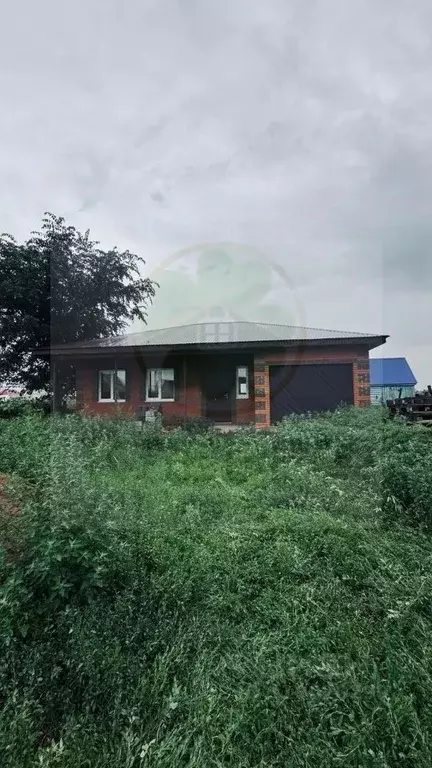 Дом в Башкортостан, Кушнаренковский сельсовет, с. Тарабердино ул. ... - Фото 1