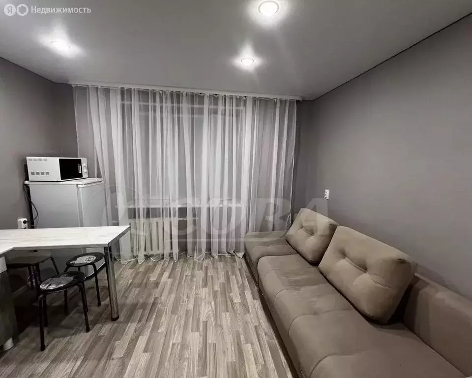 Квартира-студия: Тобольск, 6-й микрорайон, 120Д (15 м) - Фото 1