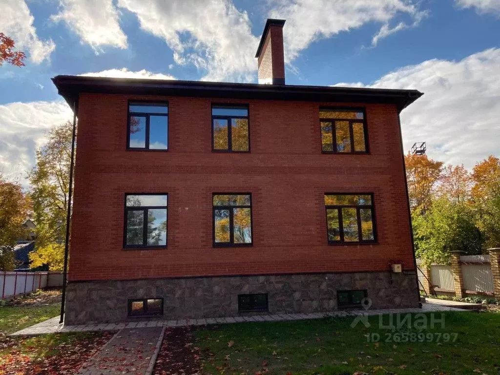 Коттедж в Псковская область, Псков ул. Чапаева, 2Б (257 м) - Фото 1