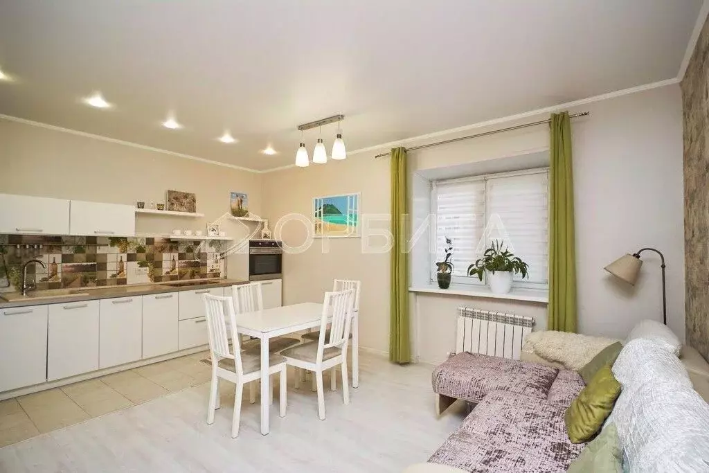 3-к кв. Тюменская область, Тюмень ул. Достоевского, 18 (89.0 м) - Фото 1