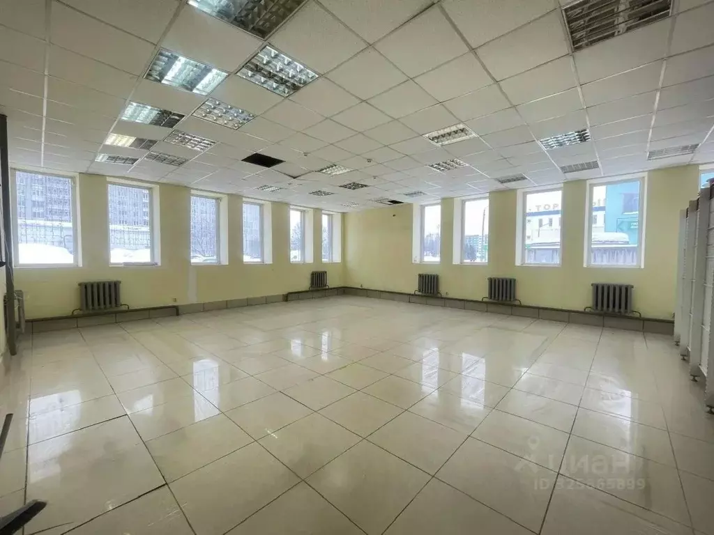 Помещение свободного назначения в Тверская область, Тверь Молодежный ... - Фото 1