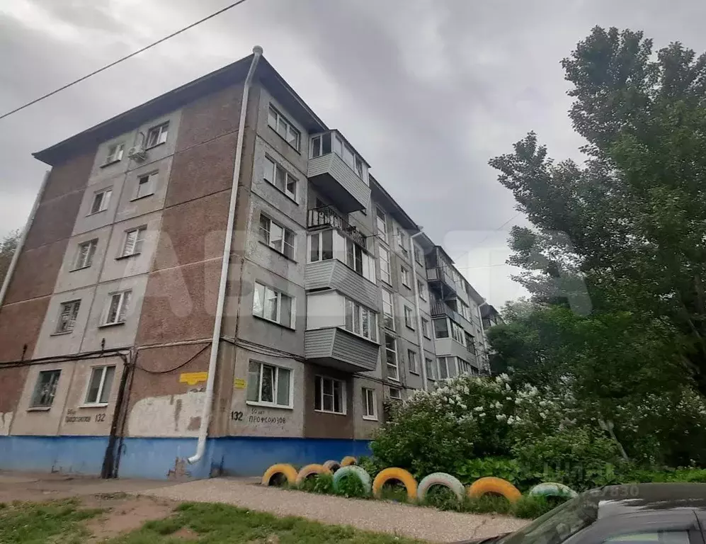 2-к кв. Омская область, Омск Городок Нефтяников мкр, ул. 50 лет ... - Фото 0