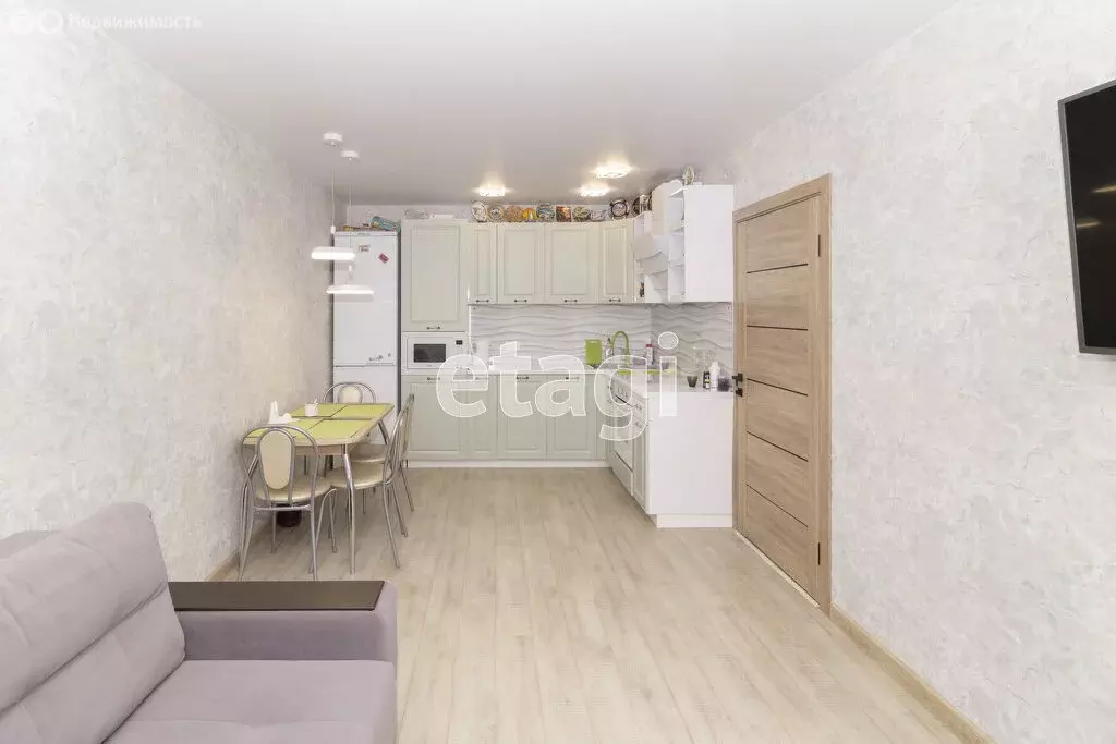 2-комнатная квартира: Тюмень, Стройотрядовская улица, 10 (60.9 м) - Фото 2