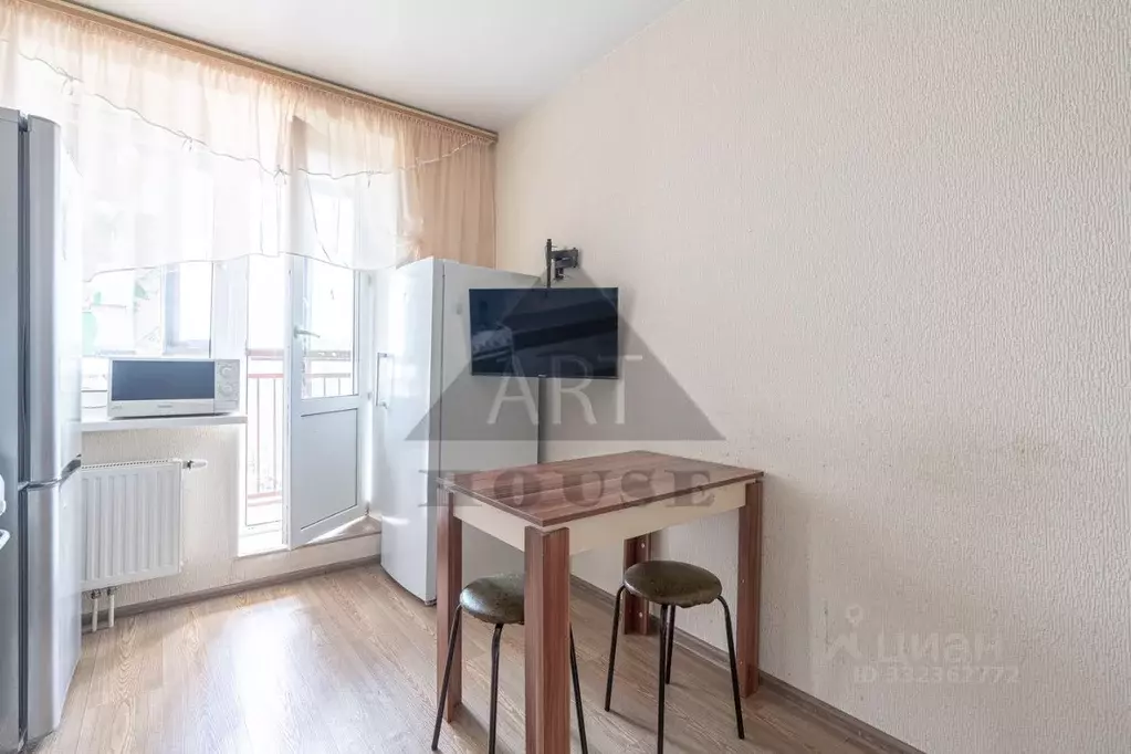 1-к кв. Татарстан, Казань ул. Рауиса Гареева, 102к2 (33.7 м) - Фото 2