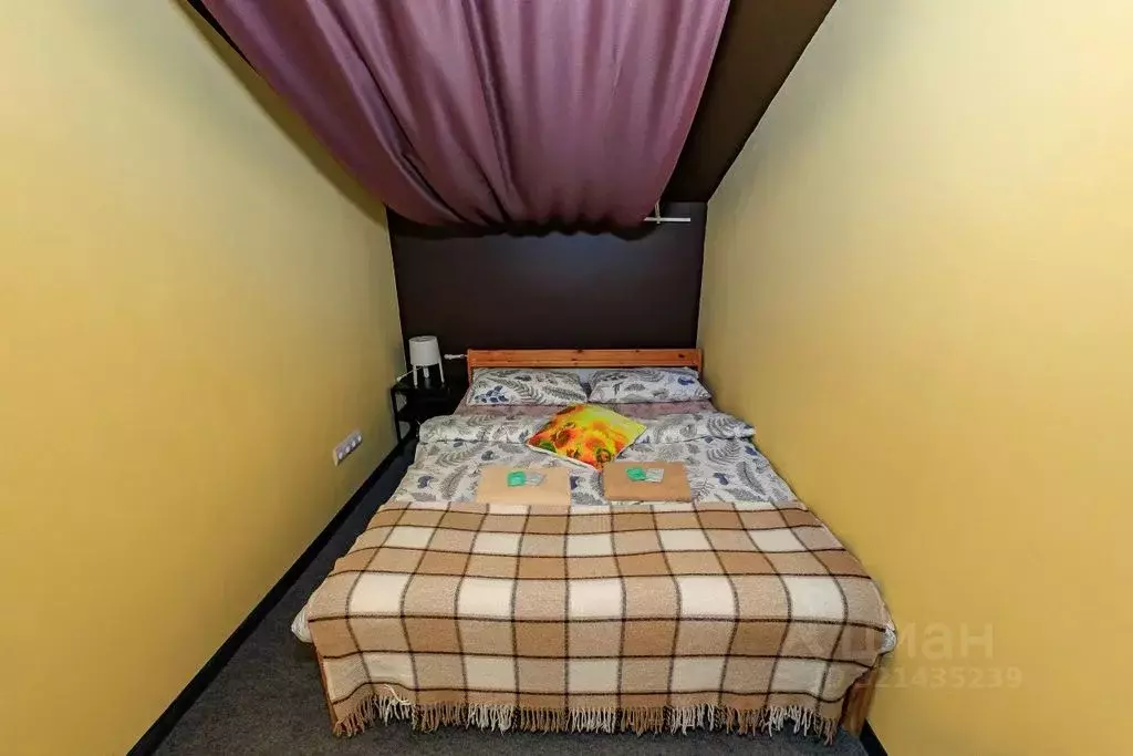 Комната Санкт-Петербург Миллионная ул., 29 - Фото 1