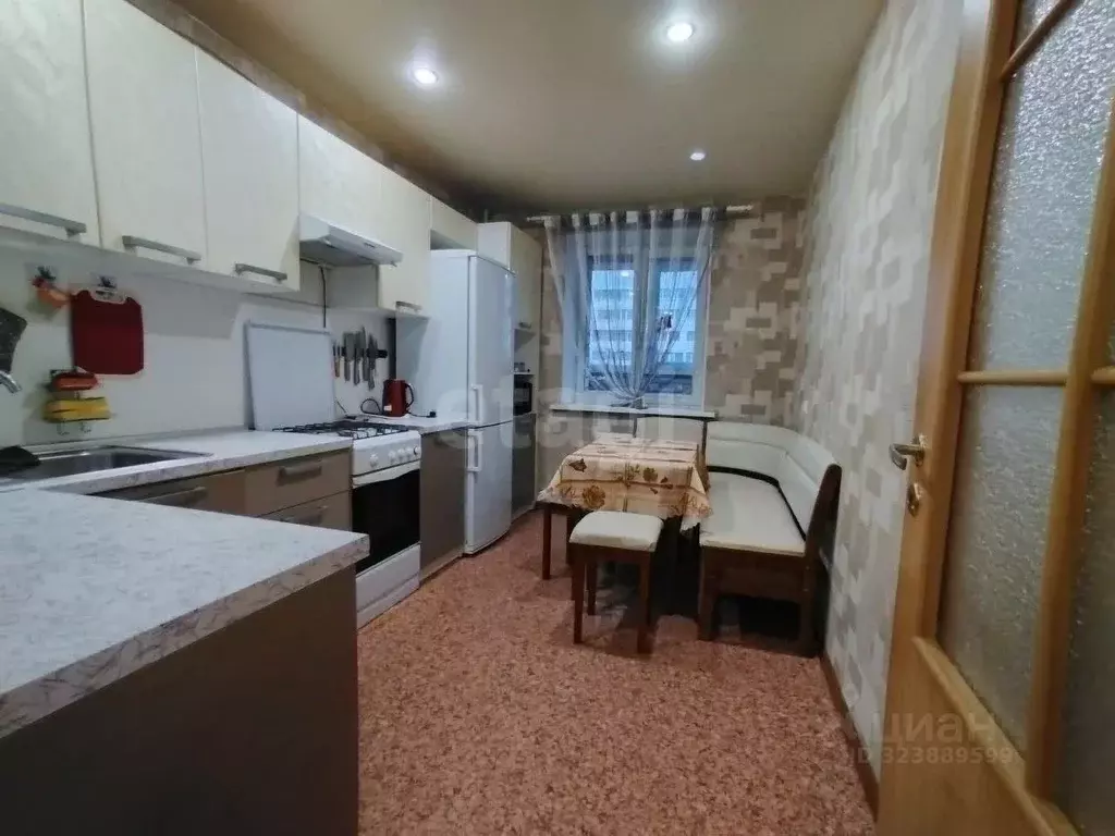 2-к кв. Вологодская область, Череповец Октябрьский просп., 74 (53.7 м) - Фото 2