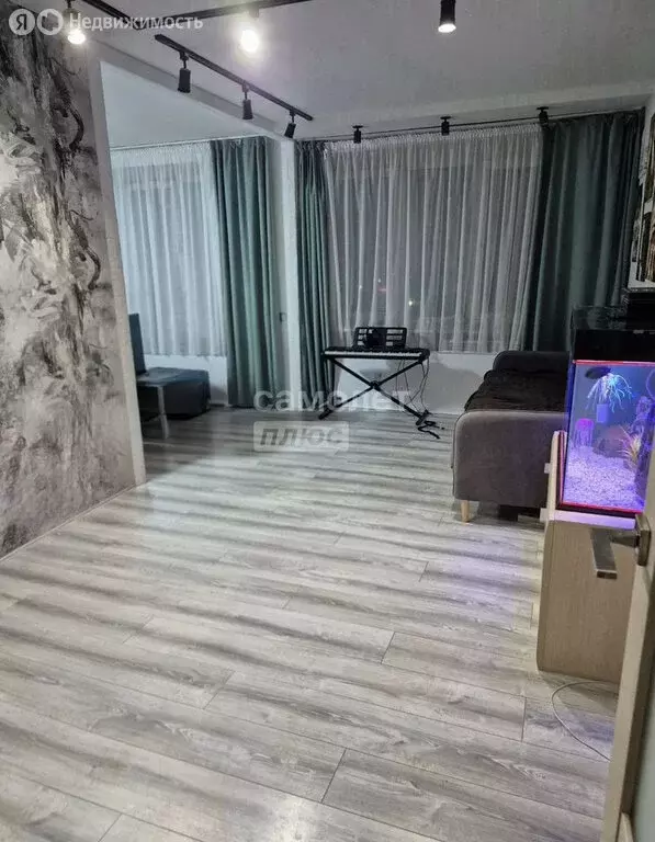 4-комнатная квартира: Миасс, проспект Октября, 21 (77.5 м) - Фото 1