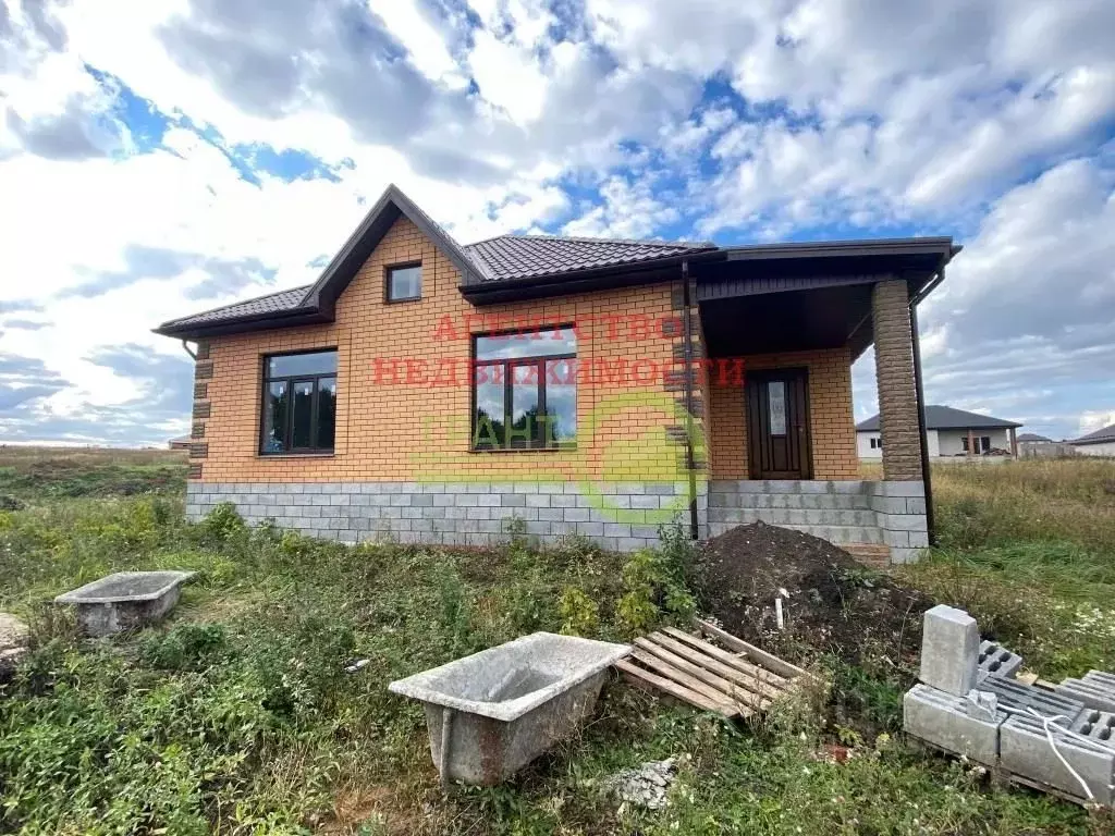 Дом в Белгородская область, Белгородский район, пос. Майский просп. ... - Фото 0