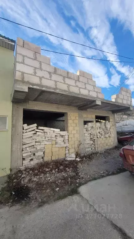 Гараж в Крым, Алушта  (132 м) - Фото 1