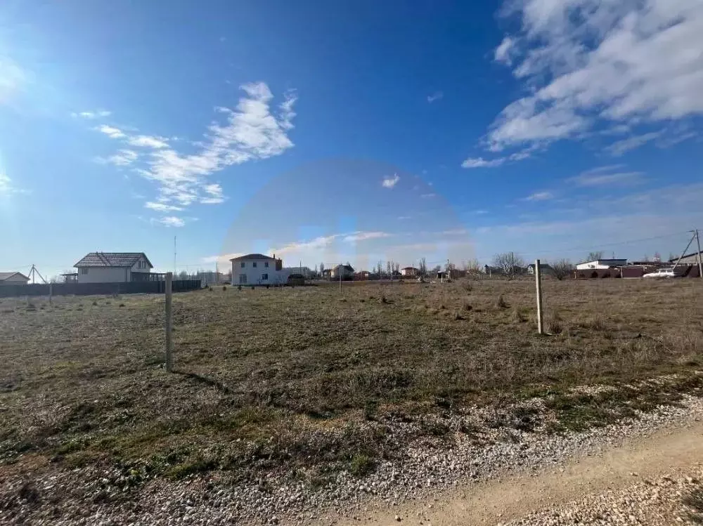 Участок в Крым, Сакский район, с. Фрунзе ул. Украинская (10.0 сот.) - Фото 1