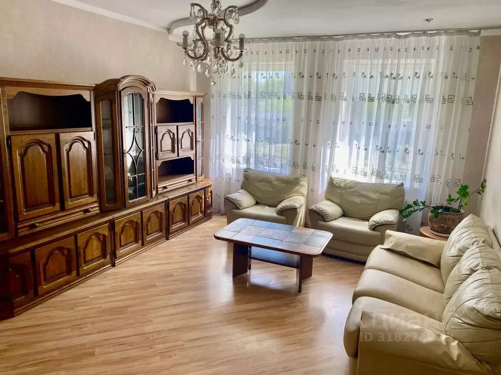 3-к кв. Калининградская область, Калининград Земельная ул., 18 (98.0 ... - Фото 0