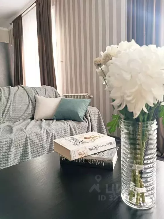 Студия Омская область, Омск просп. Комарова, 16 (40.0 м) - Фото 1