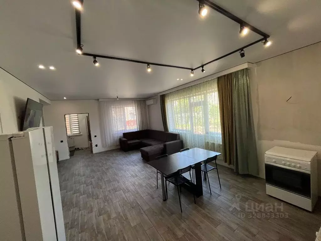 Дом в Адыгея, Тахтамукайский район, Яблоновский пгт Ленинградская ул., ... - Фото 1