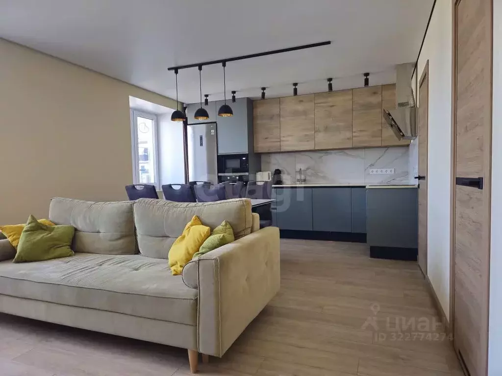 3-к кв. Саратовская область, Саратов Лунная ул., 43в (75.9 м) - Фото 1