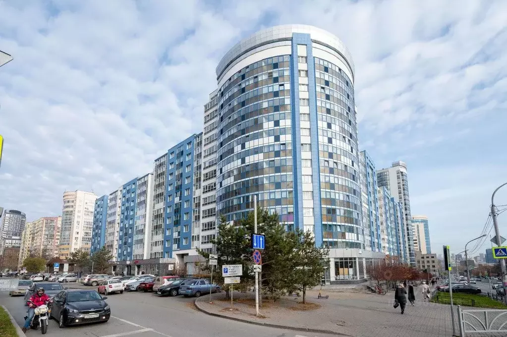 3-к кв. Свердловская область, Екатеринбург ул. Куйбышева, 21 (94.2 м) - Фото 1