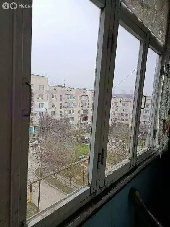 3-комнатная квартира: Феодосия, улица Челнокова, 74 (62.7 м) - Фото 1