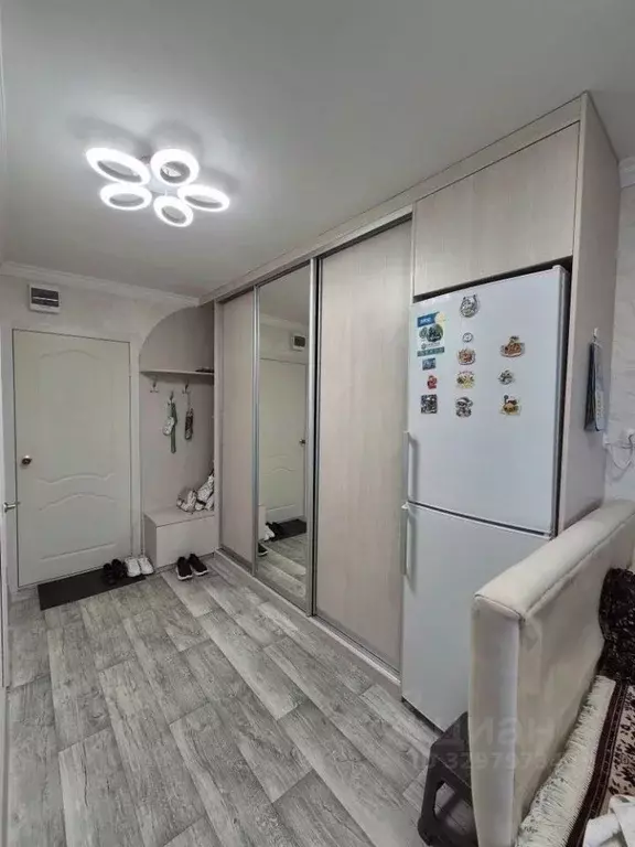 Комната Омская область, Омск просп. Космический, 18 (17.1 м) - Фото 1
