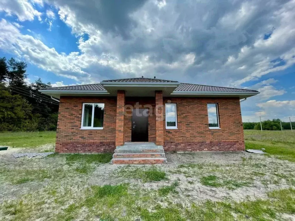 Дом в Белгородская область, Старооскольский городской округ, с. ... - Фото 0