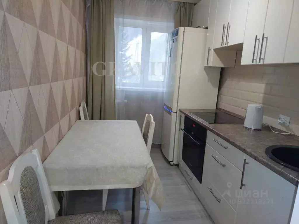 3-к кв. Алтай, Горно-Алтайск ул. Григория Чорос-Гуркина, 33 (58.0 м) - Фото 1