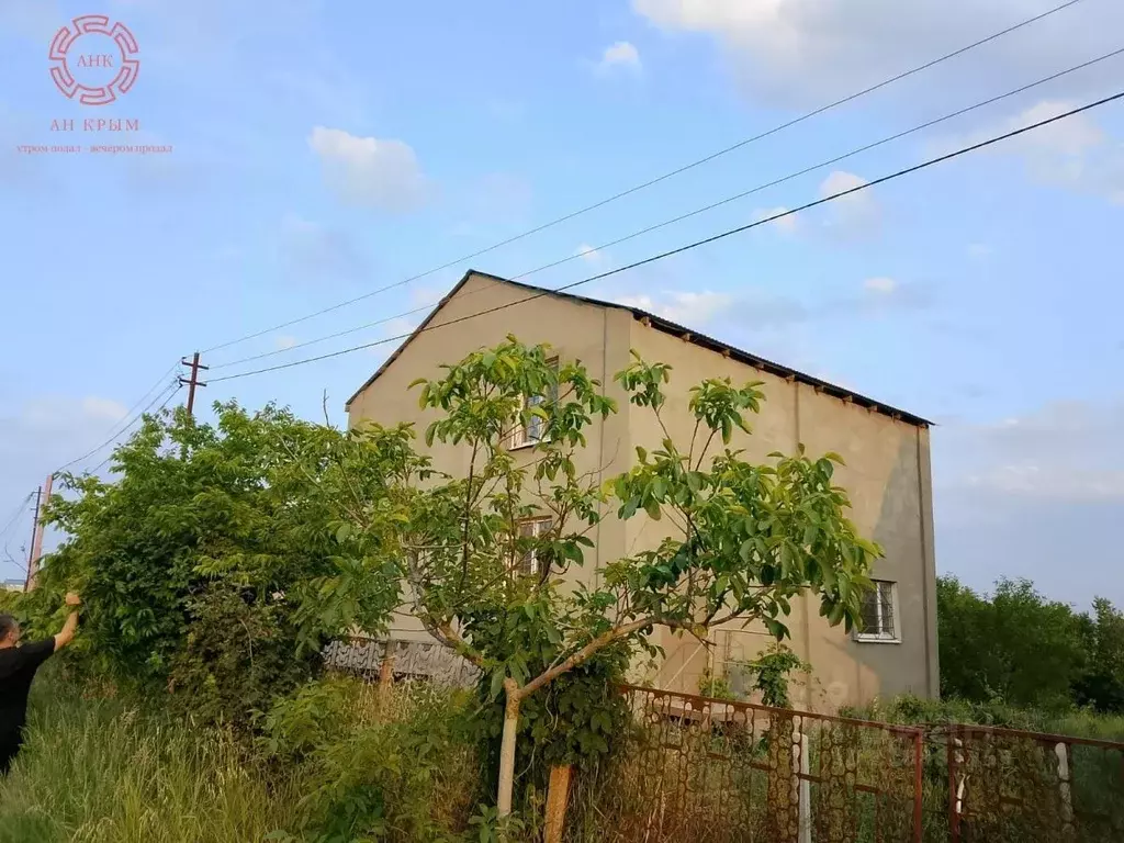 Дом в Крым, Ленинский район, с. Октябрьское  (203 м) - Фото 1