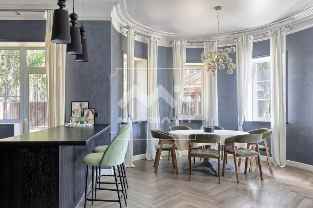 Дом в Санкт-Петербург пос. Репино, ул. Спасо-Преображенская (400 м) - Фото 1