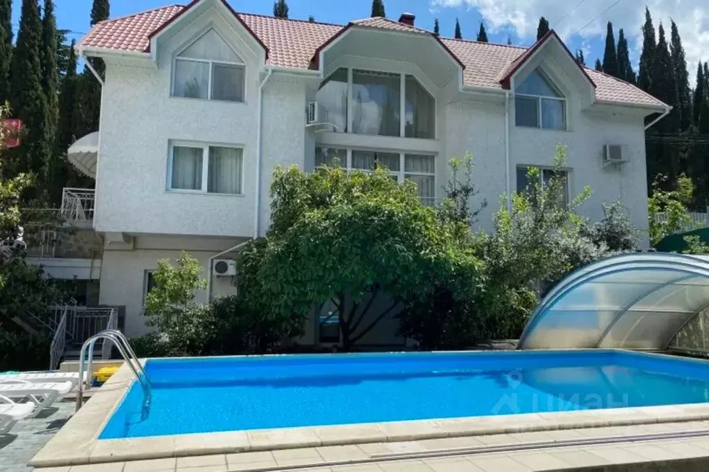 Дом в Крым, Алушта ул. Октябрьская, 18А (230 м) - Фото 0