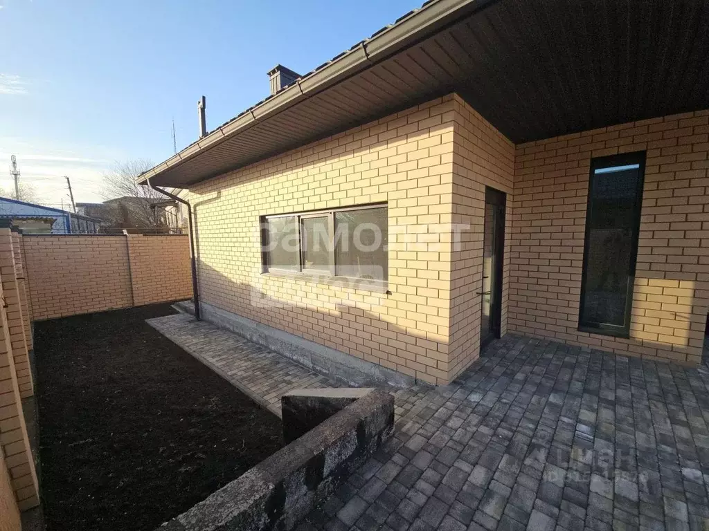 Дом в Краснодарский край, Абинск ул. Советов, 128А (97 м) - Фото 1