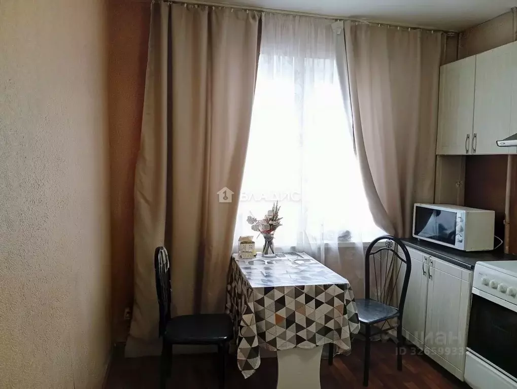 2-к кв. Калининградская область, Калининград Осенняя ул., 40 (62.0 м) - Фото 1