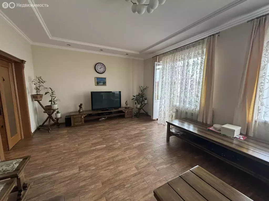 4-комнатная квартира: Владикавказ, улица Леонова, 6к2 (149 м) - Фото 1