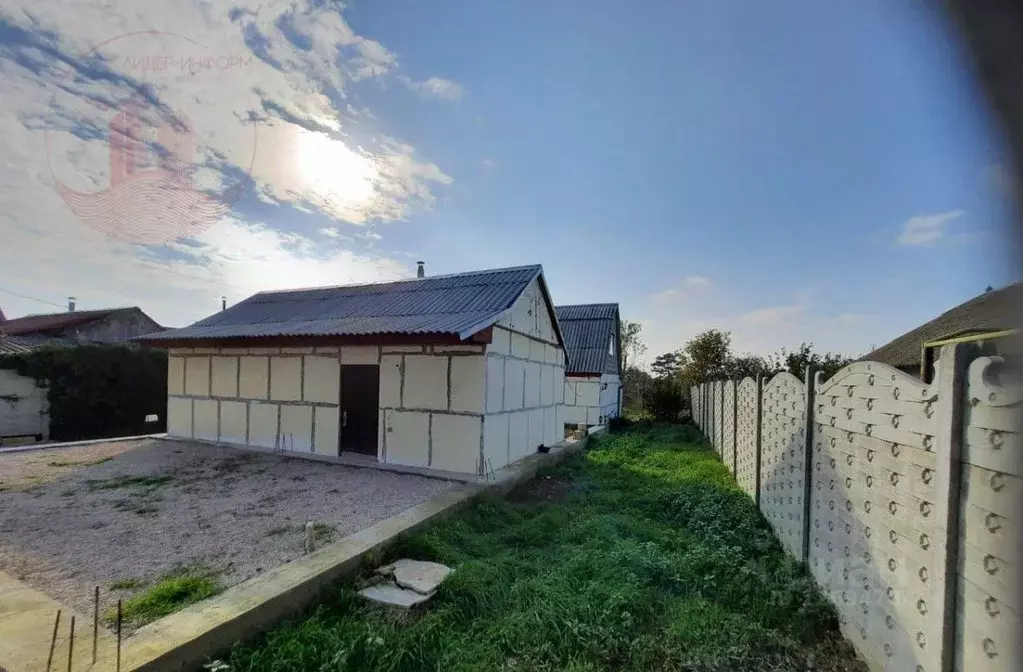 Дом в Крым, Бахчисарайский район, с. Тенистое ул. Гагарина, 18 (97 м) - Фото 1