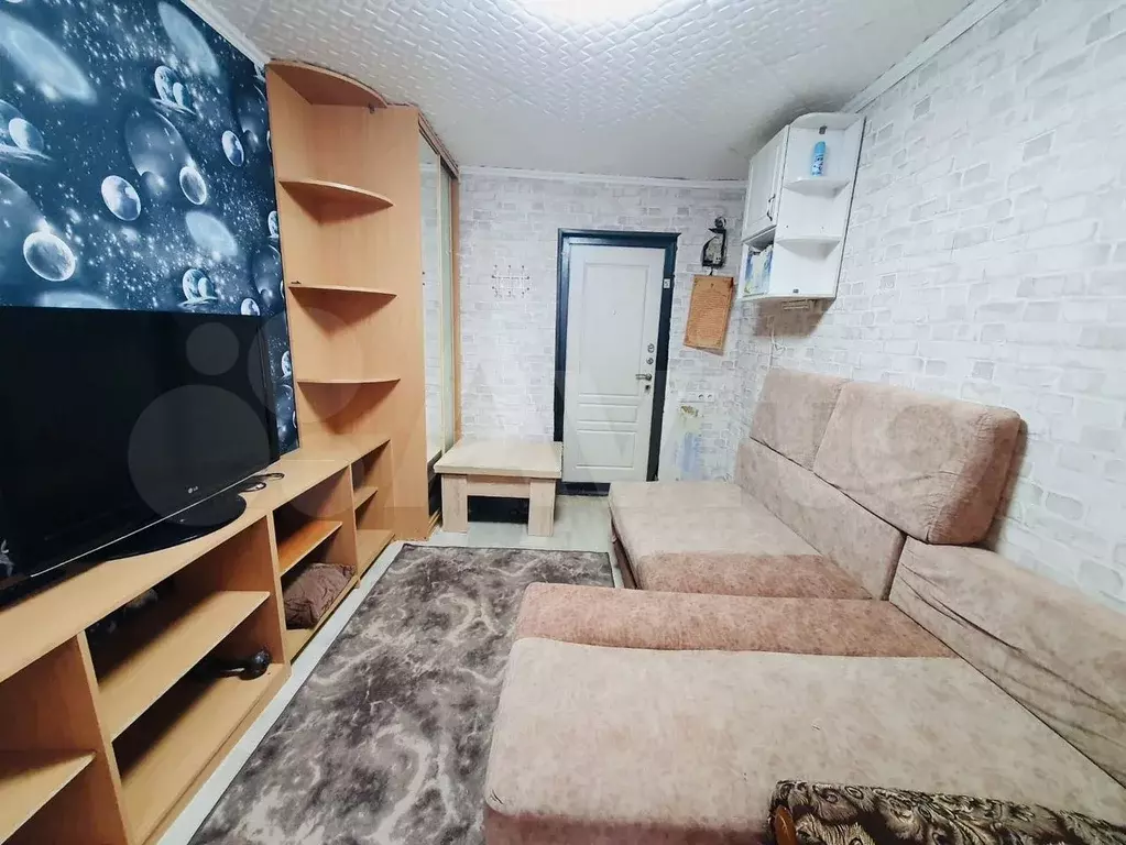 Комната 12 м в 6-к., 2/4 эт. - Фото 1