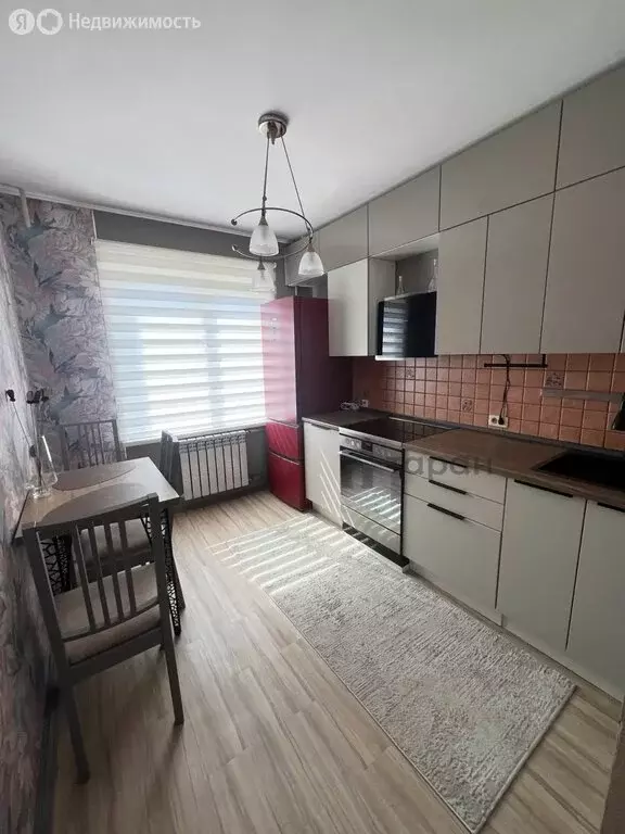 3-комнатная квартира: Челябинск, улица Чичерина, 30 (68 м) - Фото 1