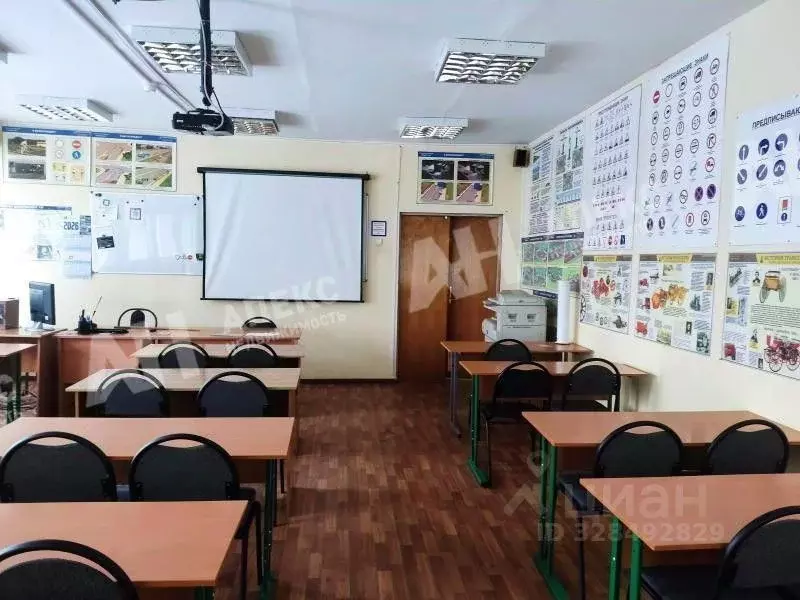 Помещение свободного назначения в Москва Цветной бул., 19С4 (50 м) - Фото 1