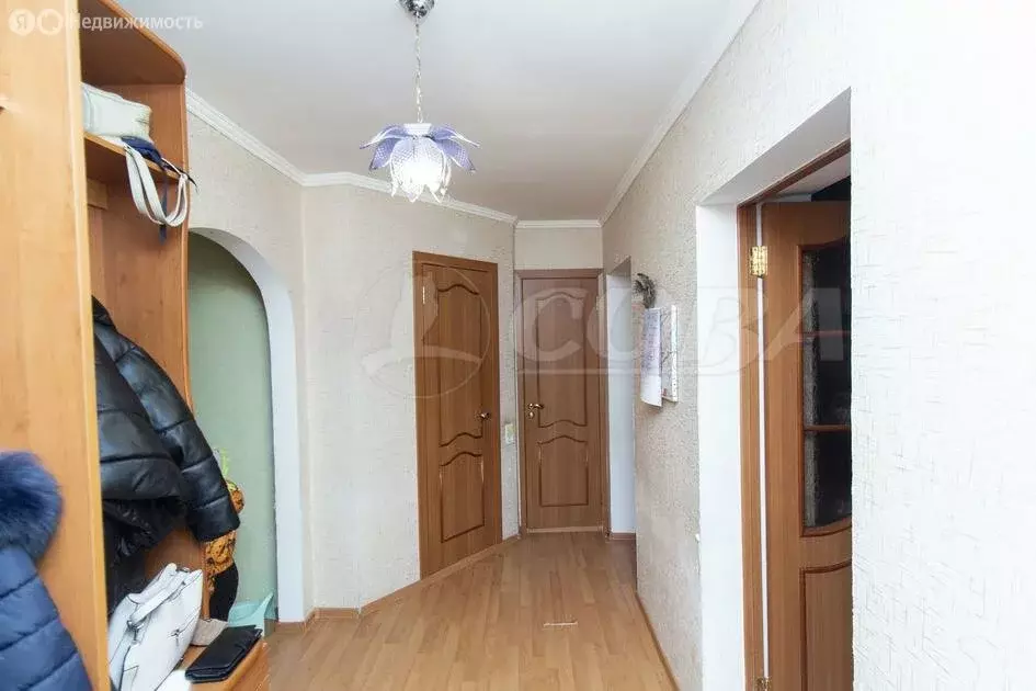 3-комнатная квартира: Тюменский муниципальный округ, рабочий посёлок ... - Фото 1