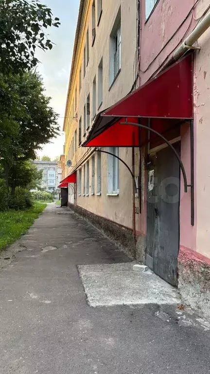 Комната 22 м в 3-к., 1/3 эт. - Фото 0