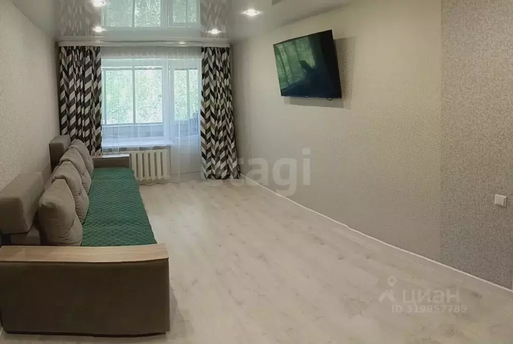 2-к кв. Башкортостан, Стерлитамак Коммунистическая ул., 37 (44.0 м) - Фото 0