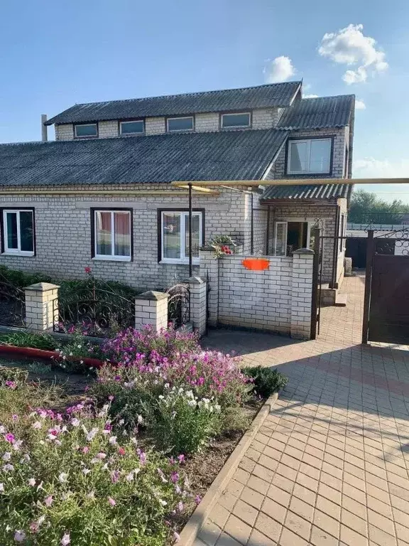 Дом в Белгородская область, Ровеньки городское поселение, Ровеньки рп  ... - Фото 1