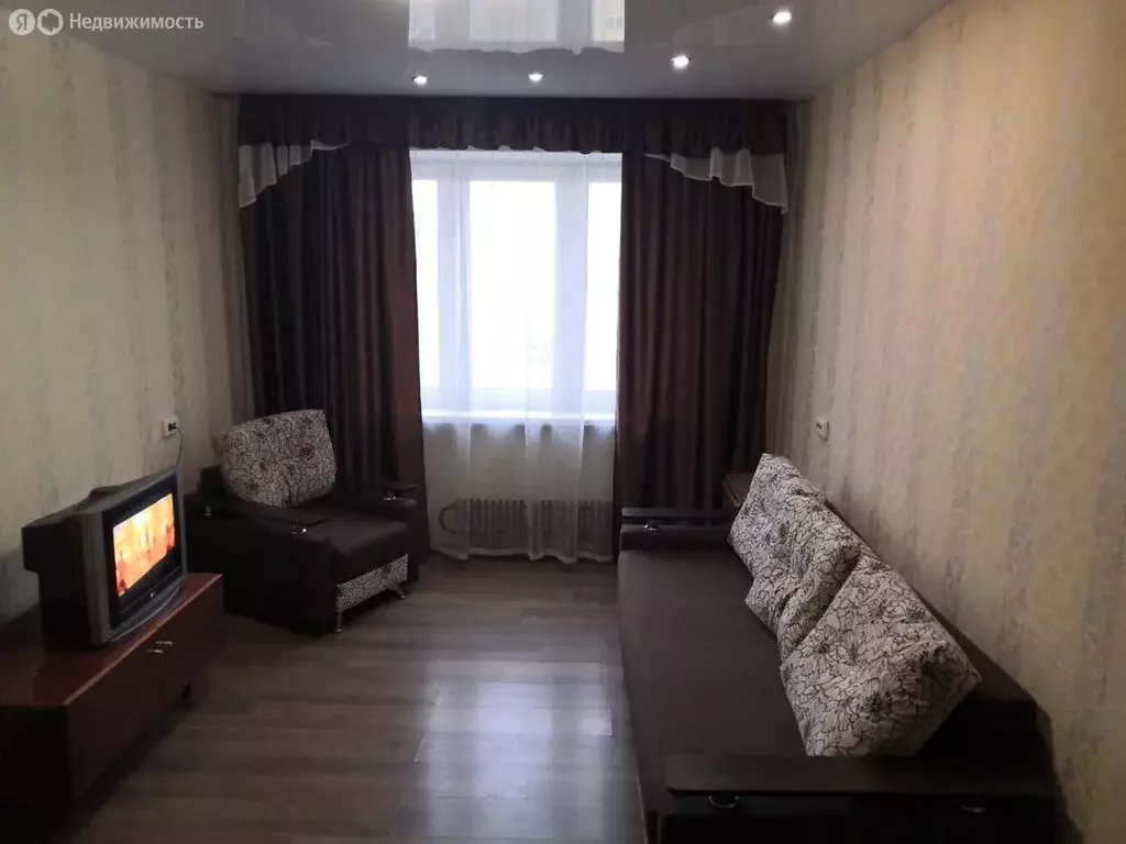 1-комнатная квартира: Киров, Современная улица, 3к1 (35 м) - Фото 1