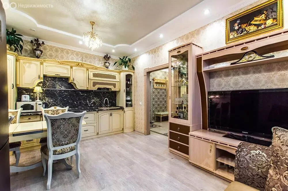 3-комнатная квартира: Екатеринбург, улица Новаторов, 8 (68.3 м) - Фото 1