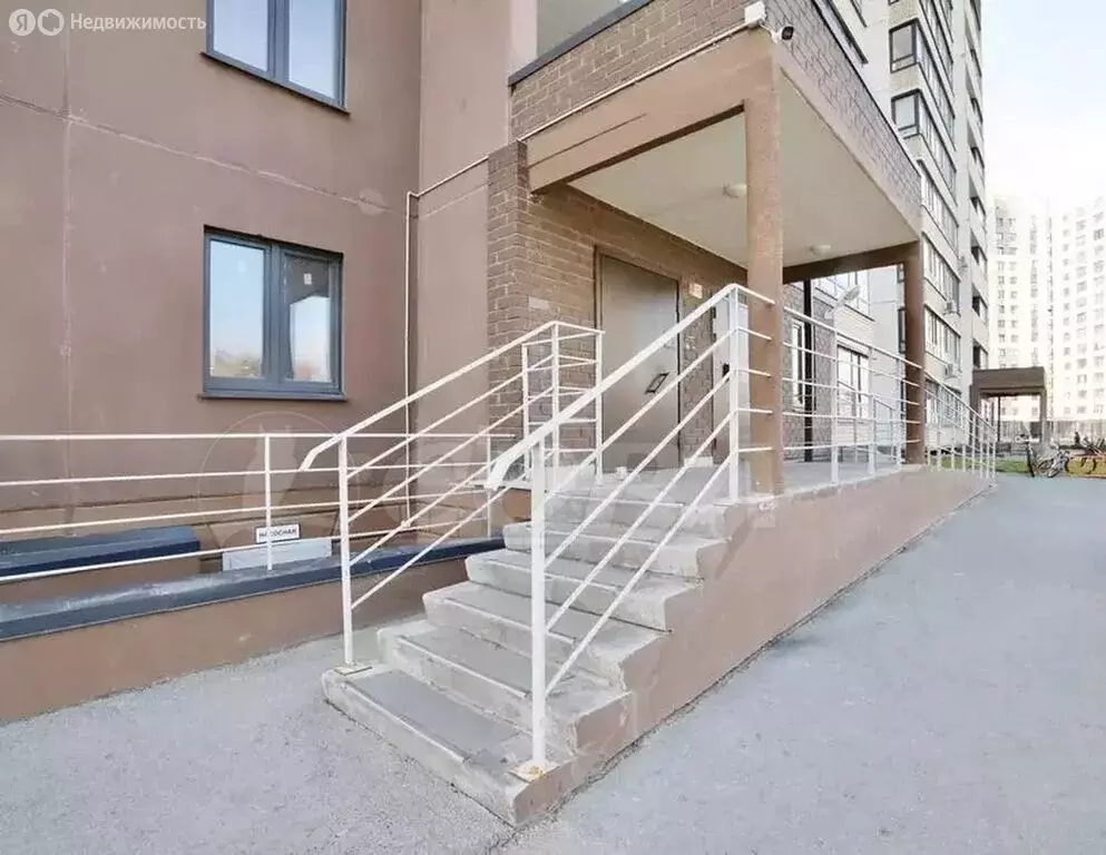 Квартира-студия: Тюмень, улица Новосёлов, 115 (17 м) - Фото 2