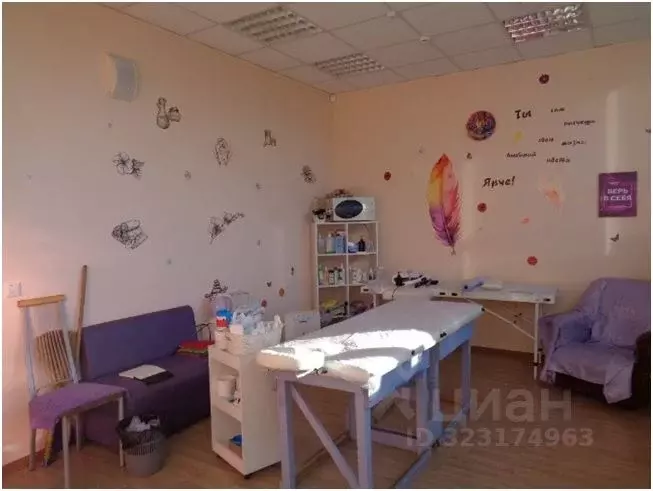 Помещение свободного назначения в Ленинградская область, Ивангород ... - Фото 1