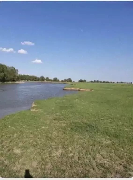 Участок в Астраханская область, пос. Володарский  (25.0 сот.) - Фото 1