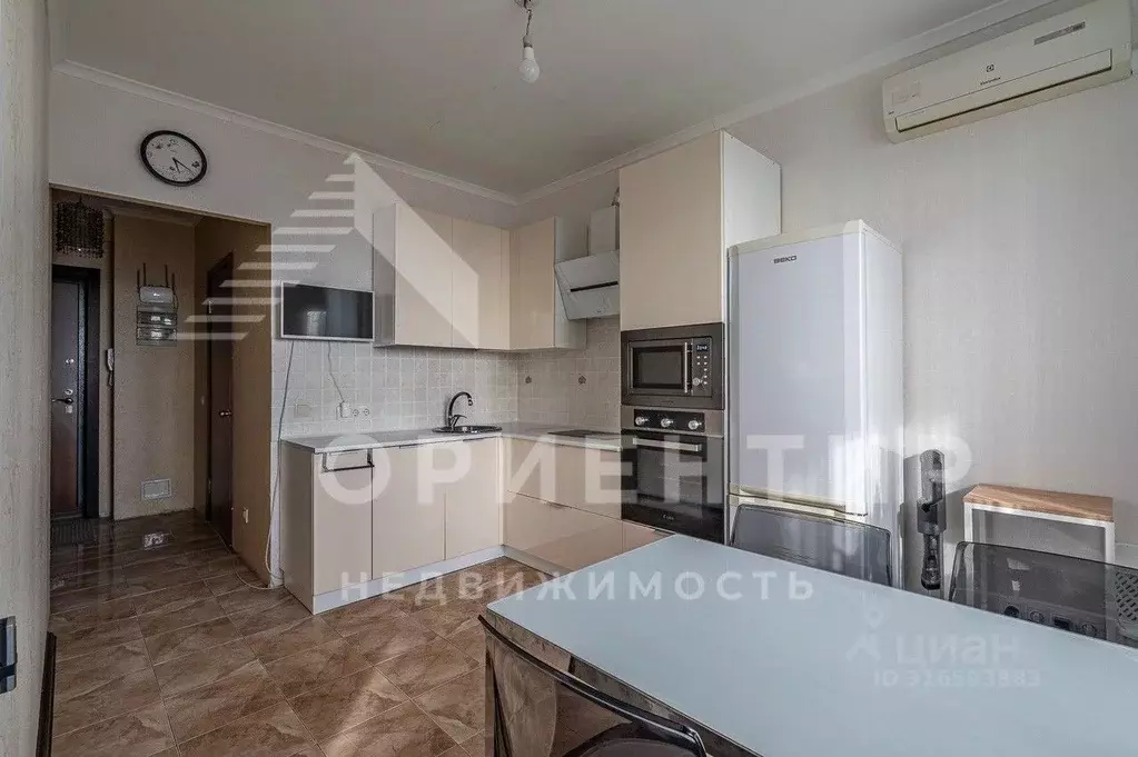1-к кв. Свердловская область, Екатеринбург ул. Ясная, 22Г (39.8 м) - Фото 1