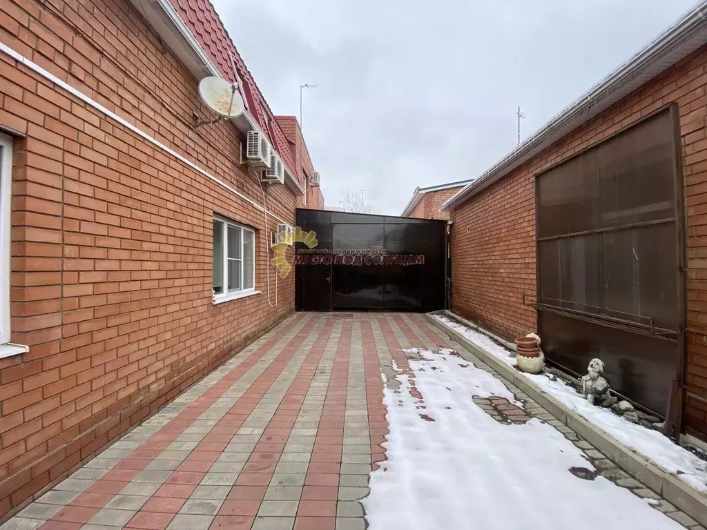 Дом в Краснодарский край, Ейск ул. Шмидта (213 м) - Фото 0