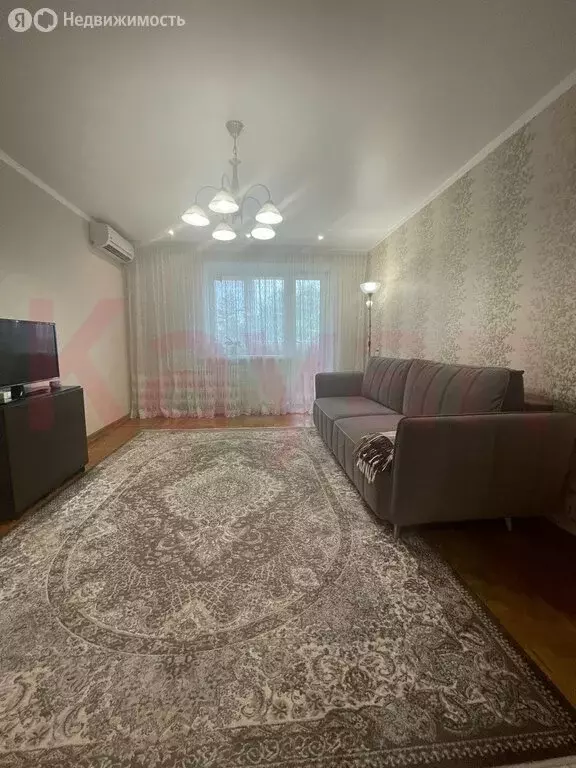 3-комнатная квартира: посёлок городского типа Яблоновский, улица ... - Фото 0