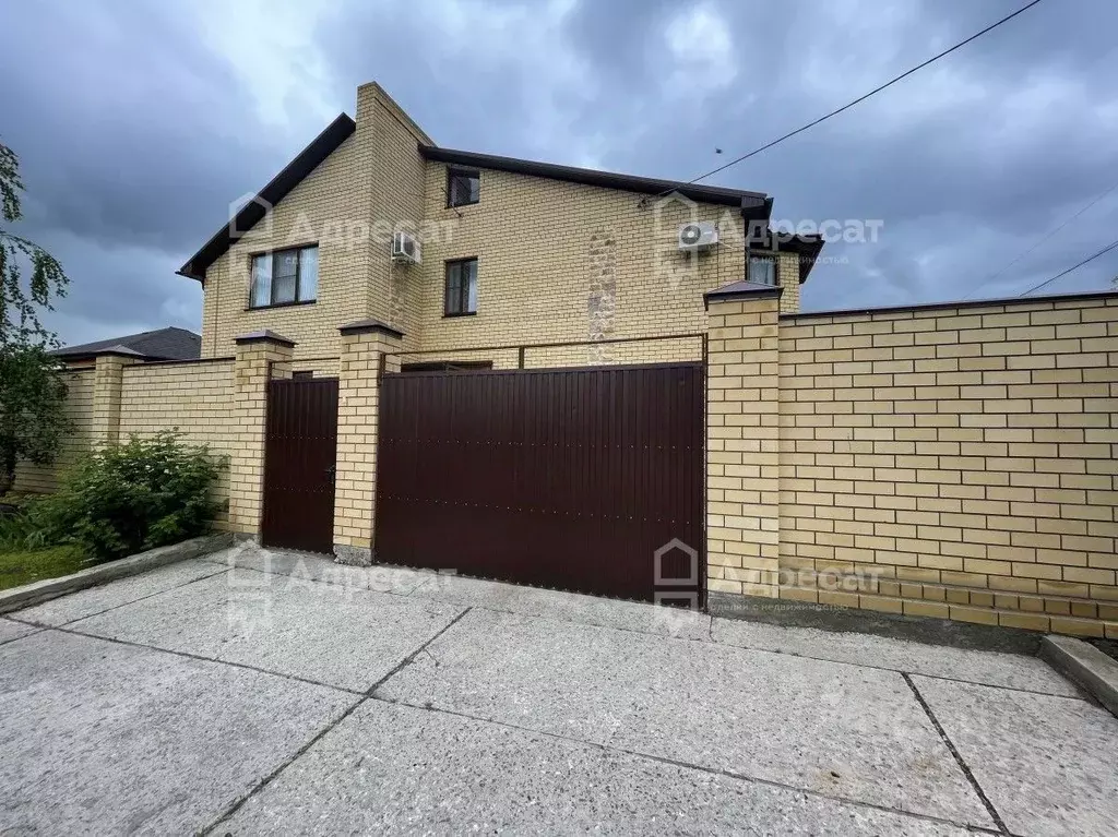 Дом в Волгоградская область, Волгоград Кузнецкая ул. (241 м) - Фото 1