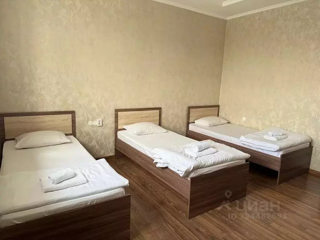 Комната Тюменская область, Тюмень Молодежная ул., 76к1 - Фото 0