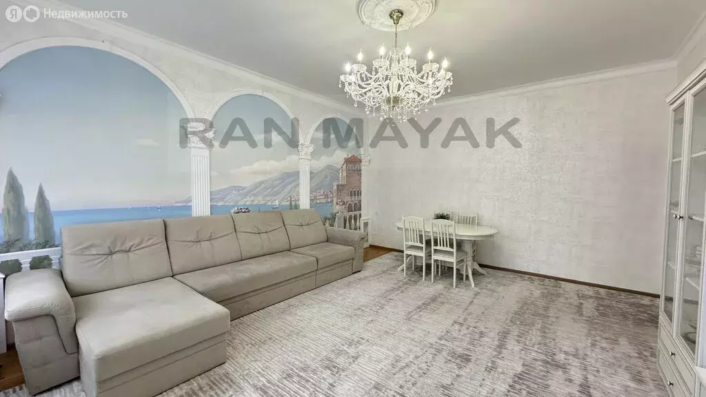 4-комнатная квартира: Майкоп, Пионерская улица, 374Е (141 м) - Фото 1