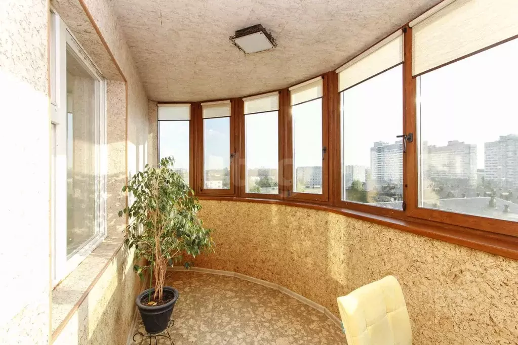 2-к кв. Тюменская область, Тюмень Пролетарская ул., 111 (64.8 м) - Фото 0